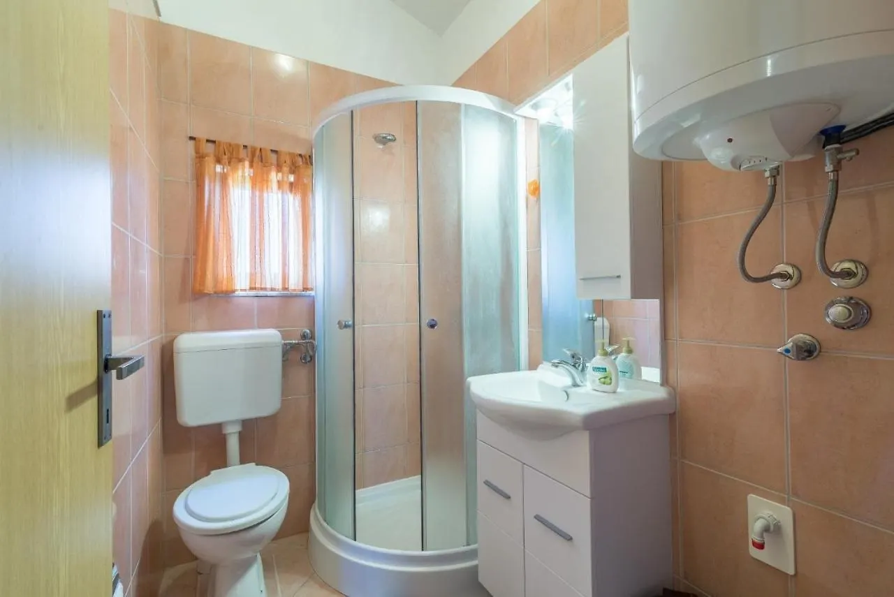 Studio Vir 16768A 0*,  Croatia
